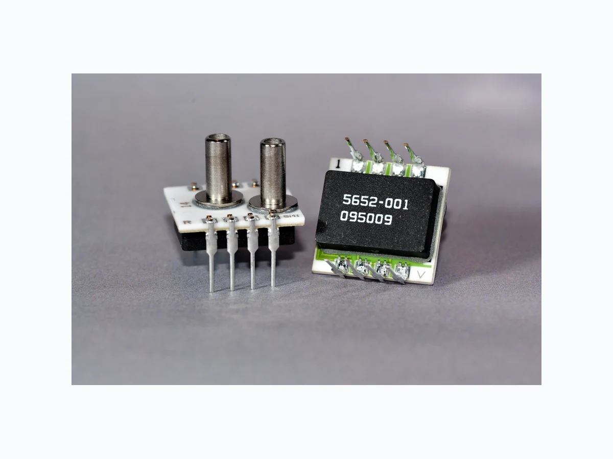 5652-001-D-3-LR integrated circuit reference